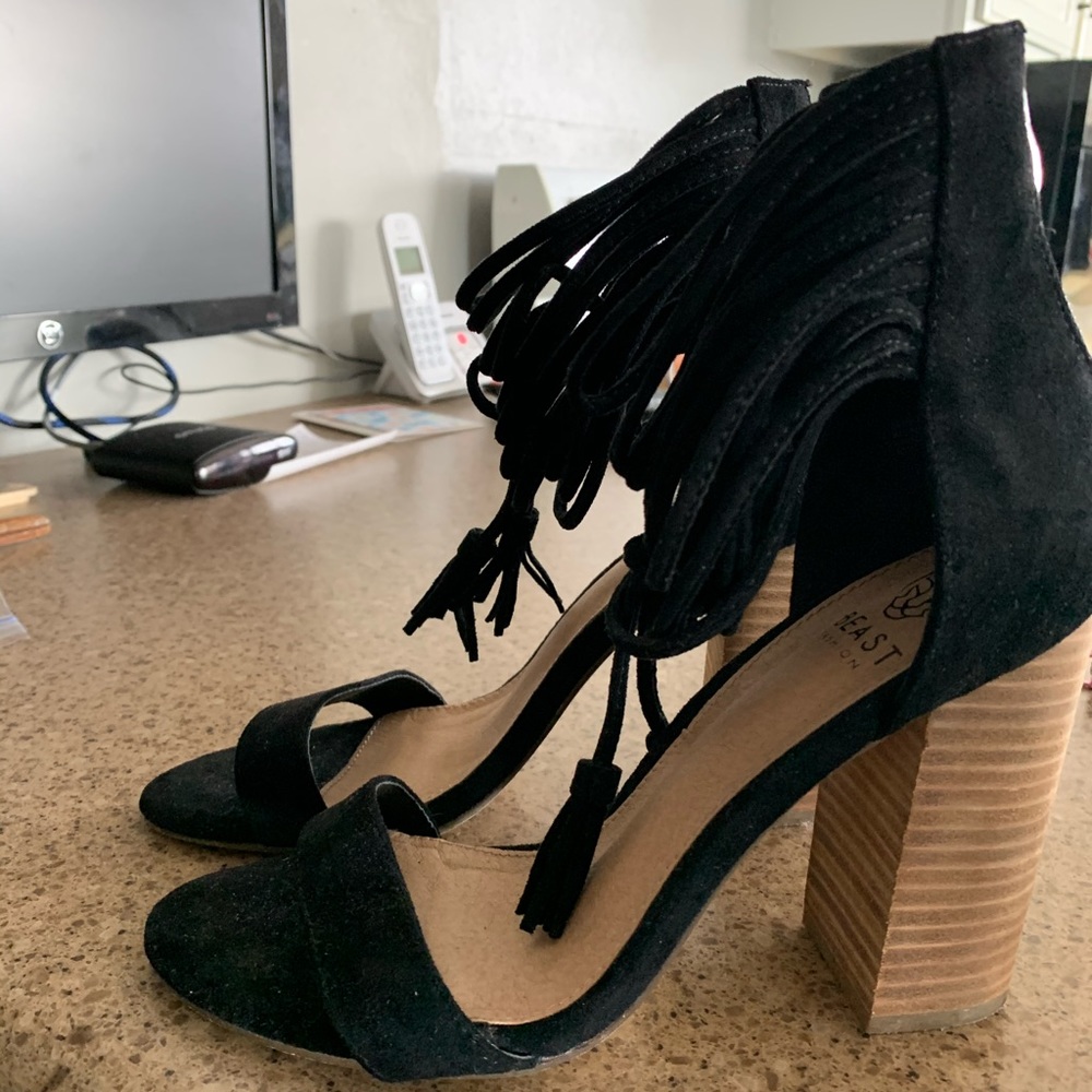 Black/Nude Heel